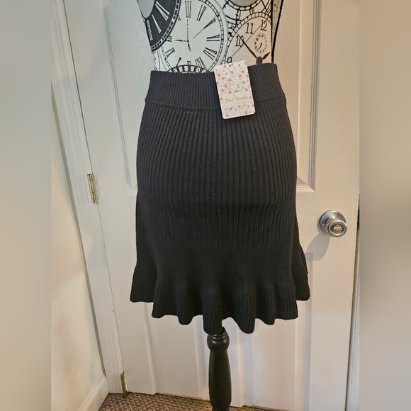 🔥NWT free people ribbed sweater skirt black size small - Picture 5 of 10